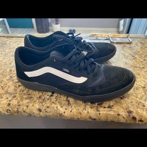 Vans ave pro LIKE NEW!